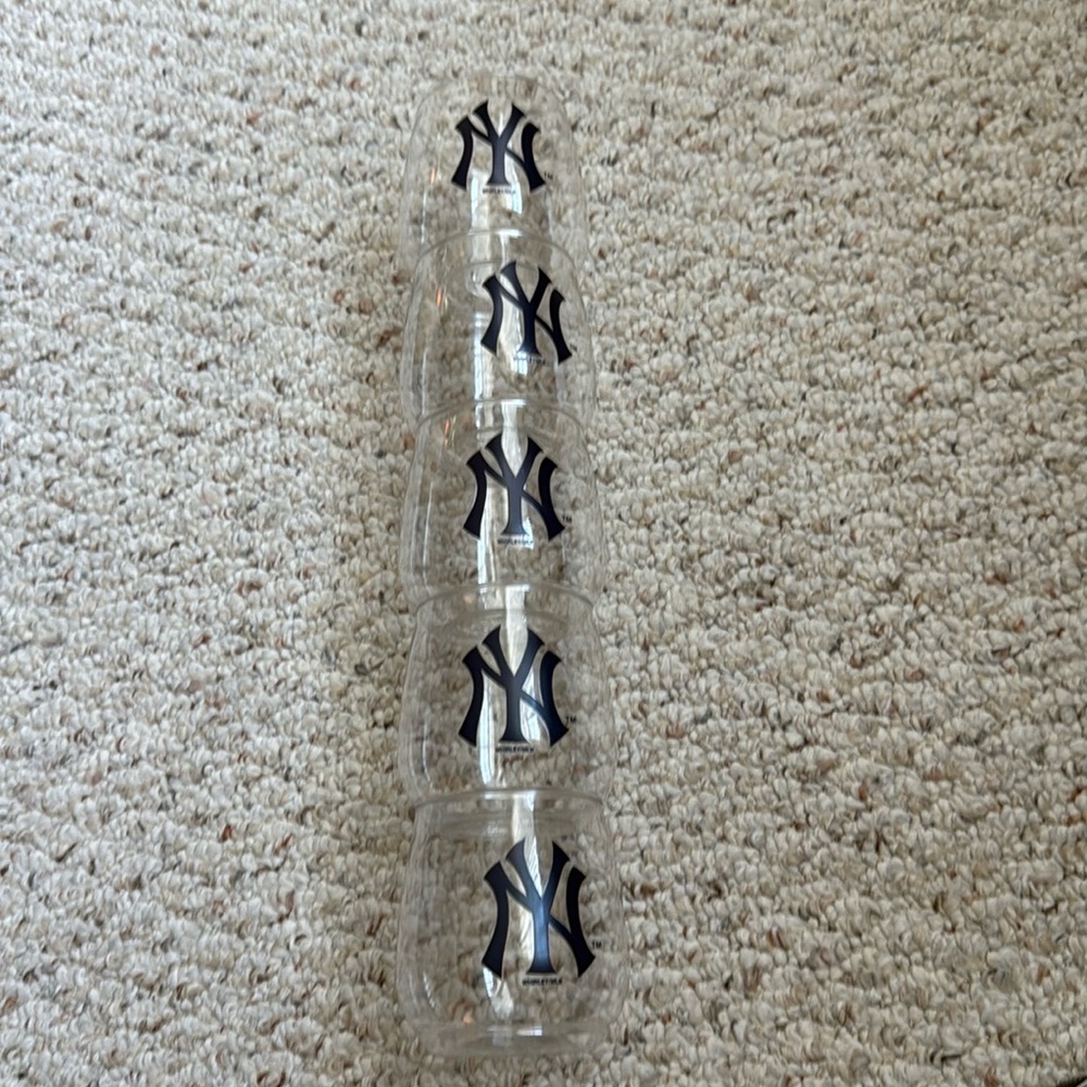 5 MLB New York Yankee Yankees stadium 2025 plastic cup glasses stackable. New